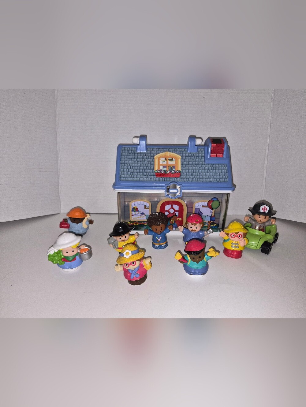 Fisher Price Little People Lot Figures And Playhouse Carry Case